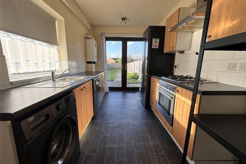 2 bedroom terraced house to rent, Jubilee Road, Manchester M24