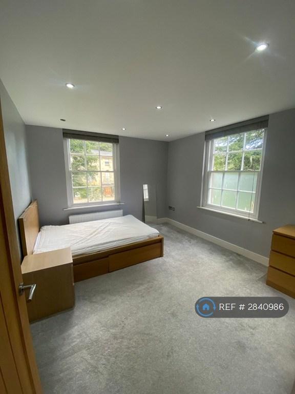 Double Room w/ Ensuite 1