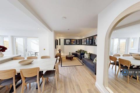 1 bedroom in a house share to rent, High St, Gosport, PO12