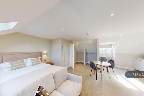 1 bedroom in a house share to rent, High St, Gosport, PO12