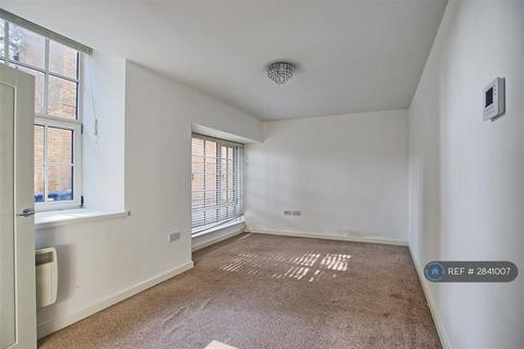 1 bedroom flat to rent, Orchard House, Huntingdon, PE29