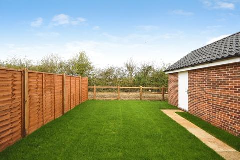 3 bedroom link detached house for sale, Weavers Way, Clare, Sudbury