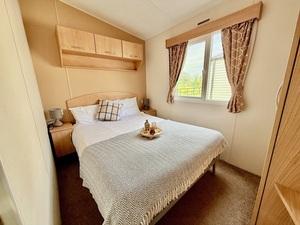 Atlas Chorus Main Bedroom At Breydon Water Holiday