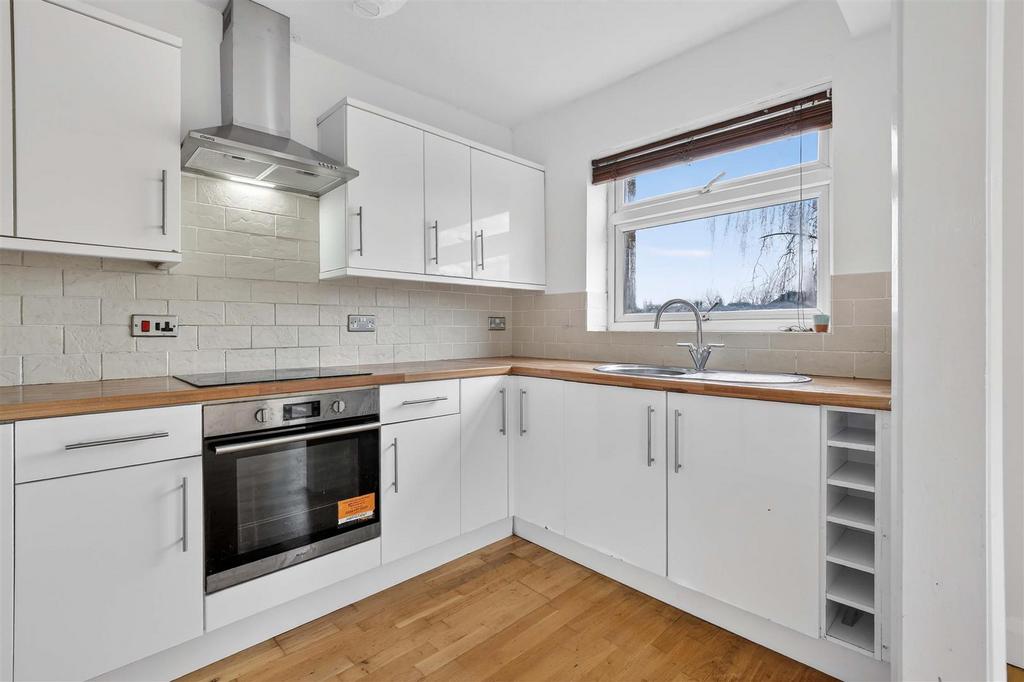 1670375160 - 10 Juniper Court, SM25.jpg