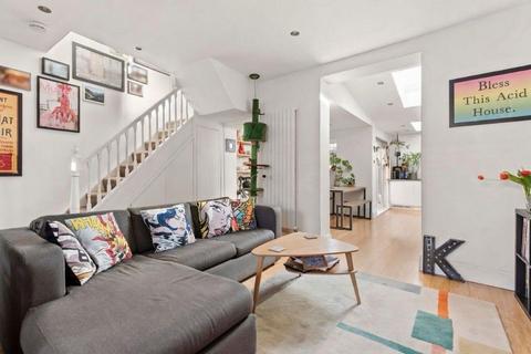 2 bedroom end of terrace house for sale, Sanford Lane, Stoke Newington, N16