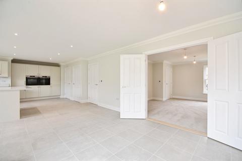 4 bedroom detached house for sale, Weavers Way, Clare, Sudbury