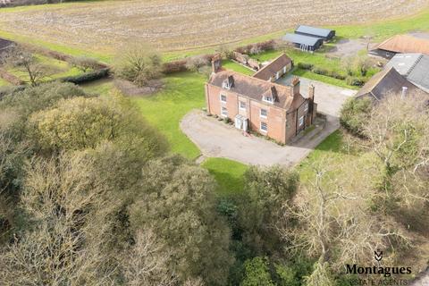 6 bedroom detached house to rent, Thornwood Road, Epping, CM16