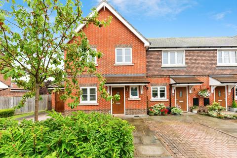 3 bedroom end of terrace house for sale - Oaks Lane, Great Bookham, Leatherhead, Surrey, KT23