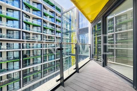 1 bedroom apartment to rent, Three Riverlight Quay, Nine Elms, London