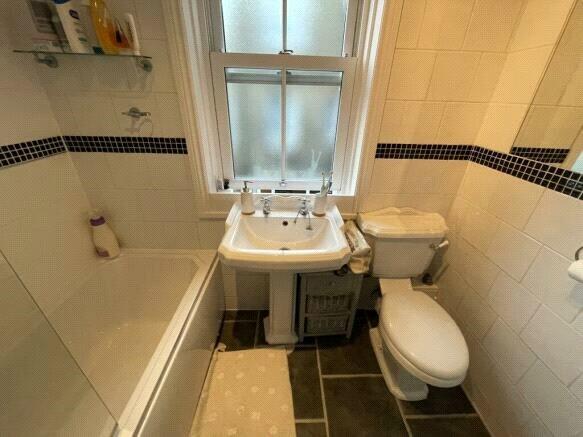 Bathroom 2.jpeg