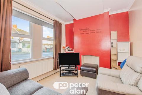 3 bedroom terraced house for sale, Barthropp Street, Newport
