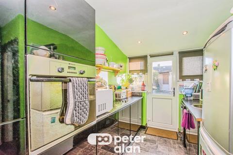 3 bedroom terraced house for sale, Barthropp Street, Newport