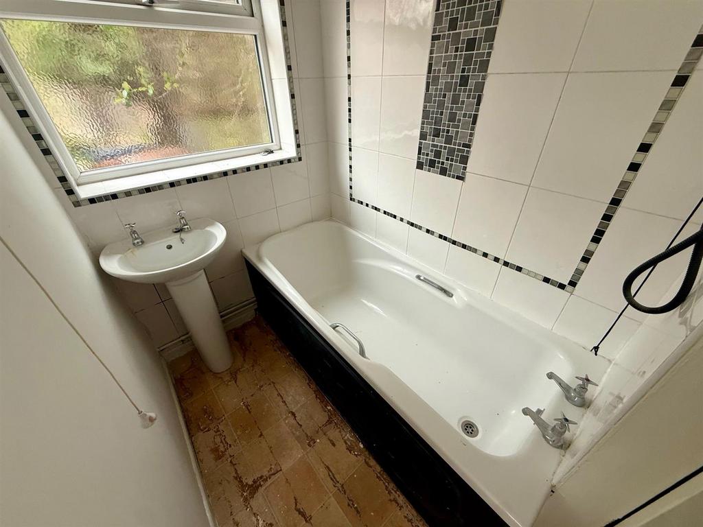 KR50 Bathroom.jpg