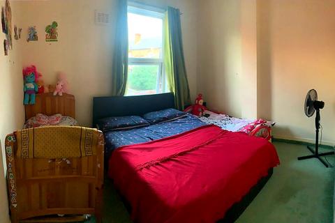 2 bedroom house to rent, Cranswick Street, Manchester, M14