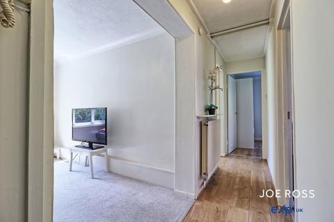 2 bedroom flat for sale, St. Giles Crescent, Maldon CM9
