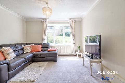 2 bedroom flat for sale, St. Giles Crescent, Maldon CM9