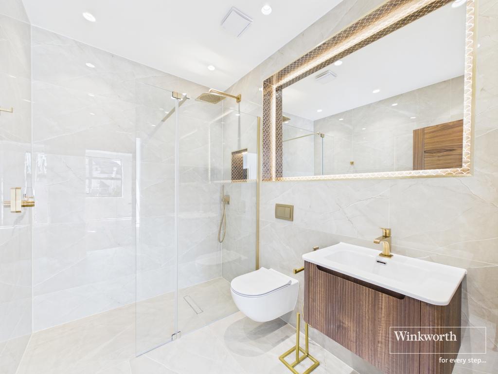 1st Floor b3 ensuite
