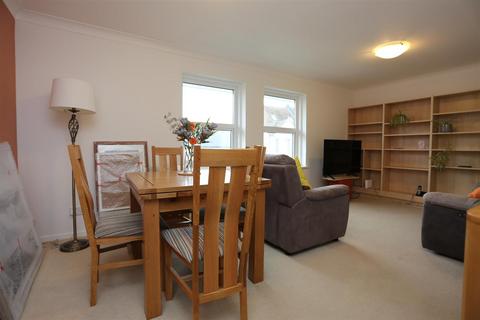 2 bedroom flat to rent, Victoria Road, Shoreham-By-Sea
