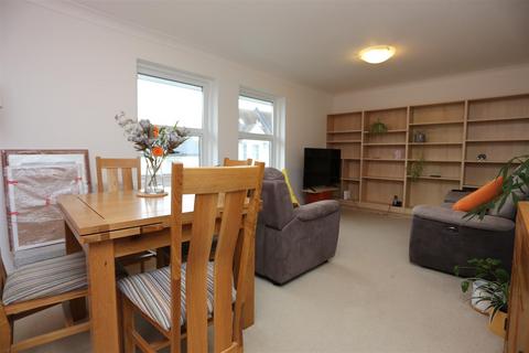 2 bedroom flat to rent, Victoria Road, Shoreham-By-Sea