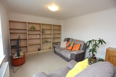 2 bedroom flat to rent, Victoria Road, Shoreham-By-Sea
