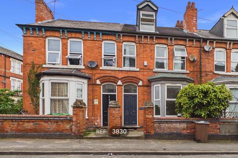 4 bedroom terraced house to rent, Nottingham NG7