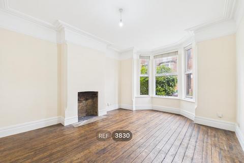 4 bedroom terraced house to rent, Nottingham NG7