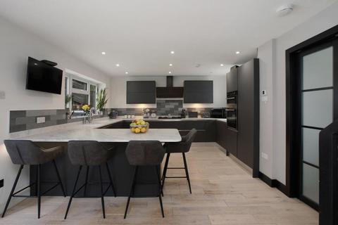 5 bedroom detached house for sale, Howard Court, Teignmouth, TQ14