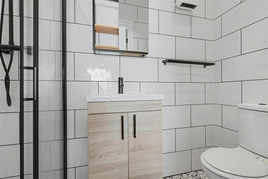 Ensuite.jpeg