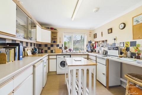 2 bedroom detached bungalow for sale, Chaloners Hill, Steeple Claydon, MK18 2PX