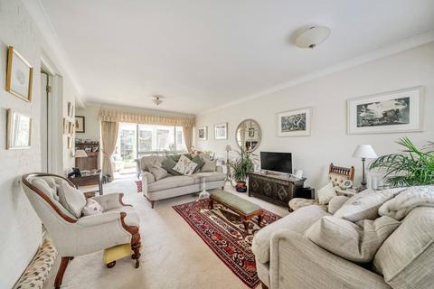 undefined, Fieldend, Strawberry Hill, TW1