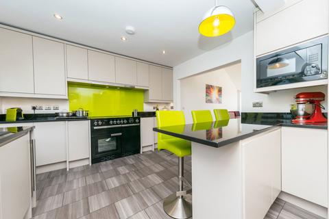 3 bedroom detached house for sale, Foxroyd Lane, Thornhill, WF12