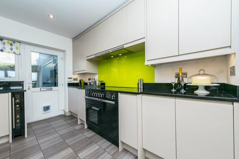 3 bedroom detached house for sale, Foxroyd Lane, Thornhill, WF12