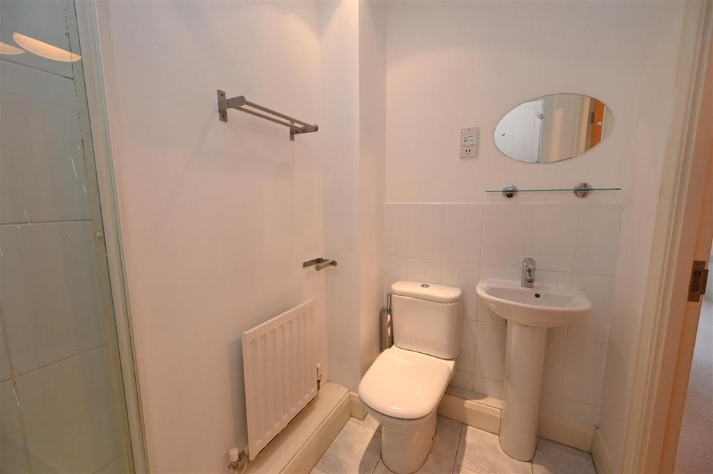 Ensuite1.JPG