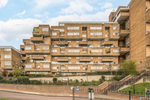 3 bedroom flat for sale, Overhill Road, London SE22