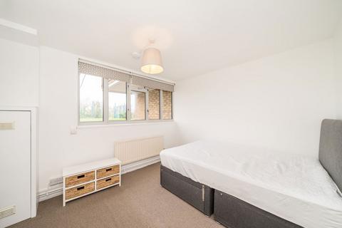 3 bedroom flat for sale, Overhill Road, London SE22