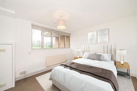3 bedroom flat for sale, Overhill Road, London SE22