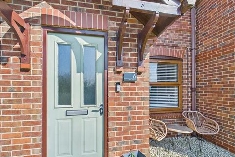 3 bedroom terraced house for sale, Top House Farm Mews, Fairburn, Knottingley