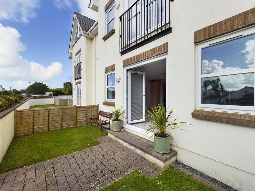 2 Pentire Mews Garden