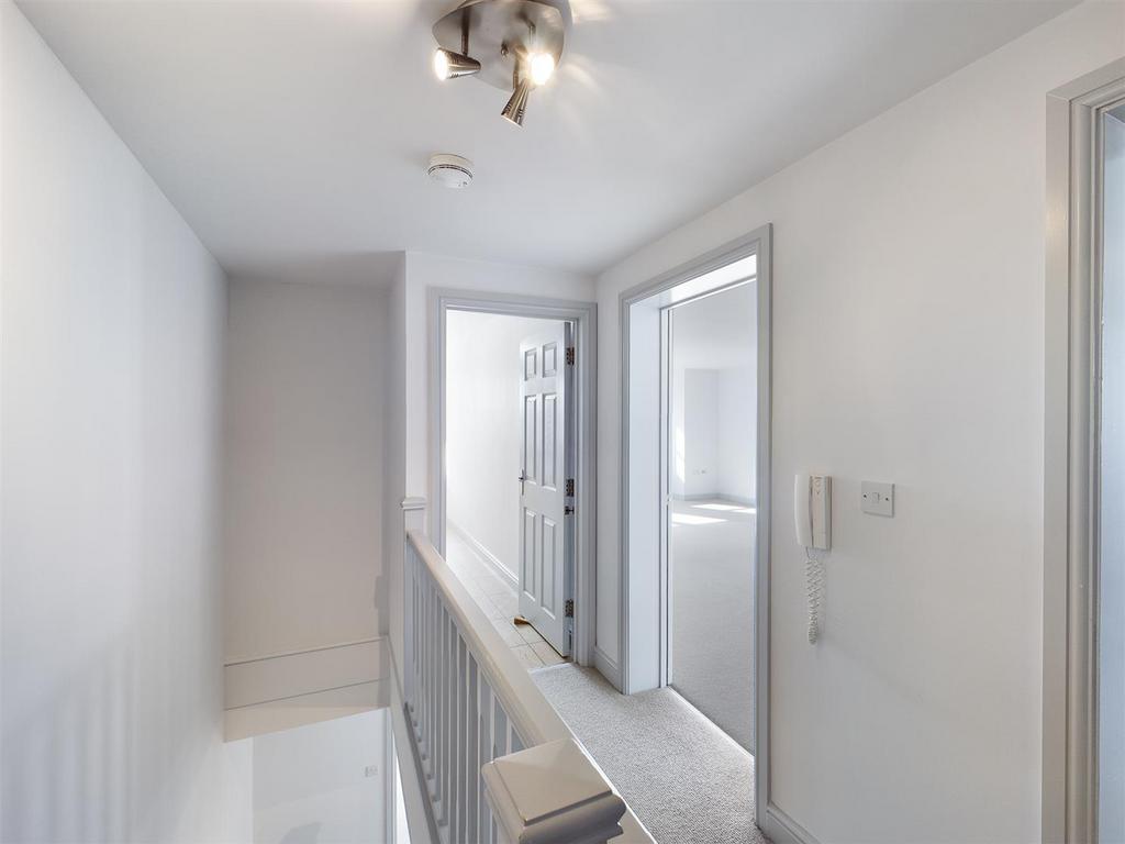 2 Pentire Mews Landing