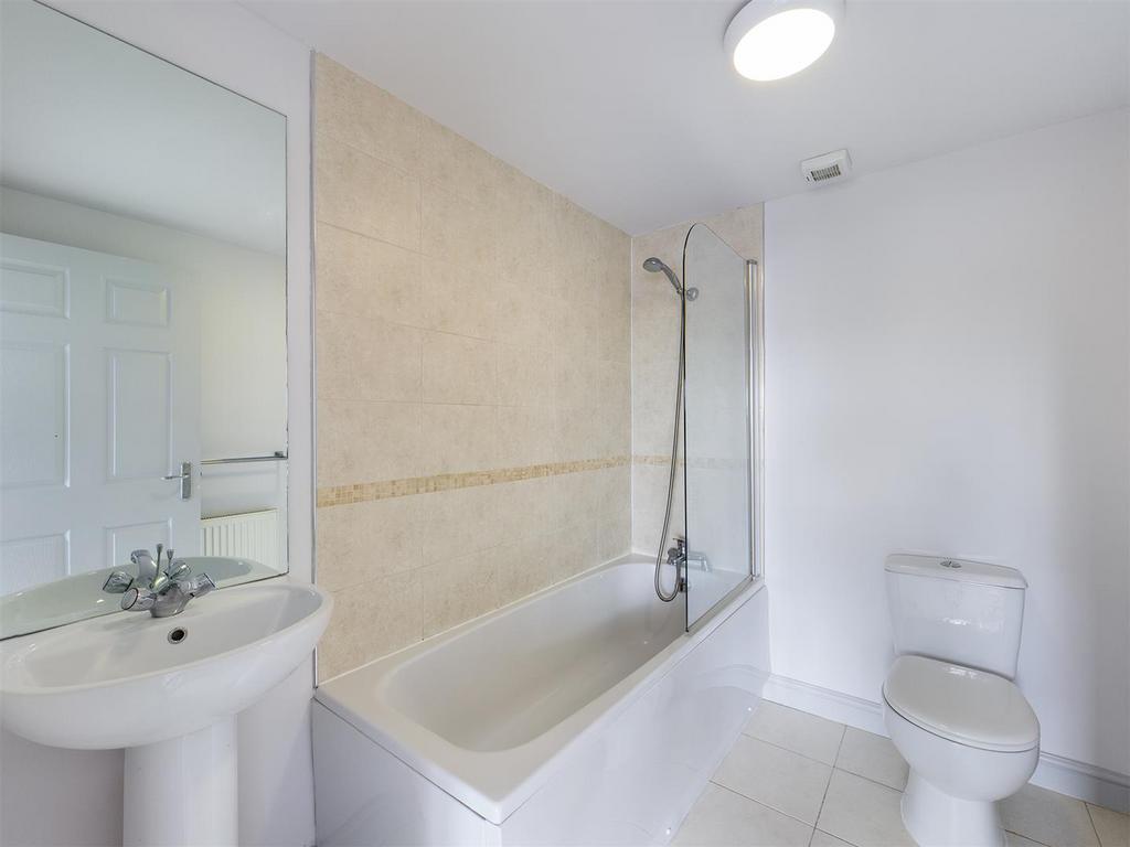 2 Pentire Mews En Suite 1