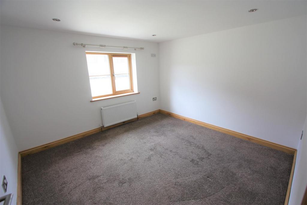 Nessa Gradh Bedroom 3