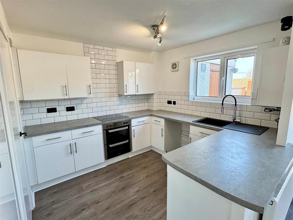 104 Calshot Close Kitchen