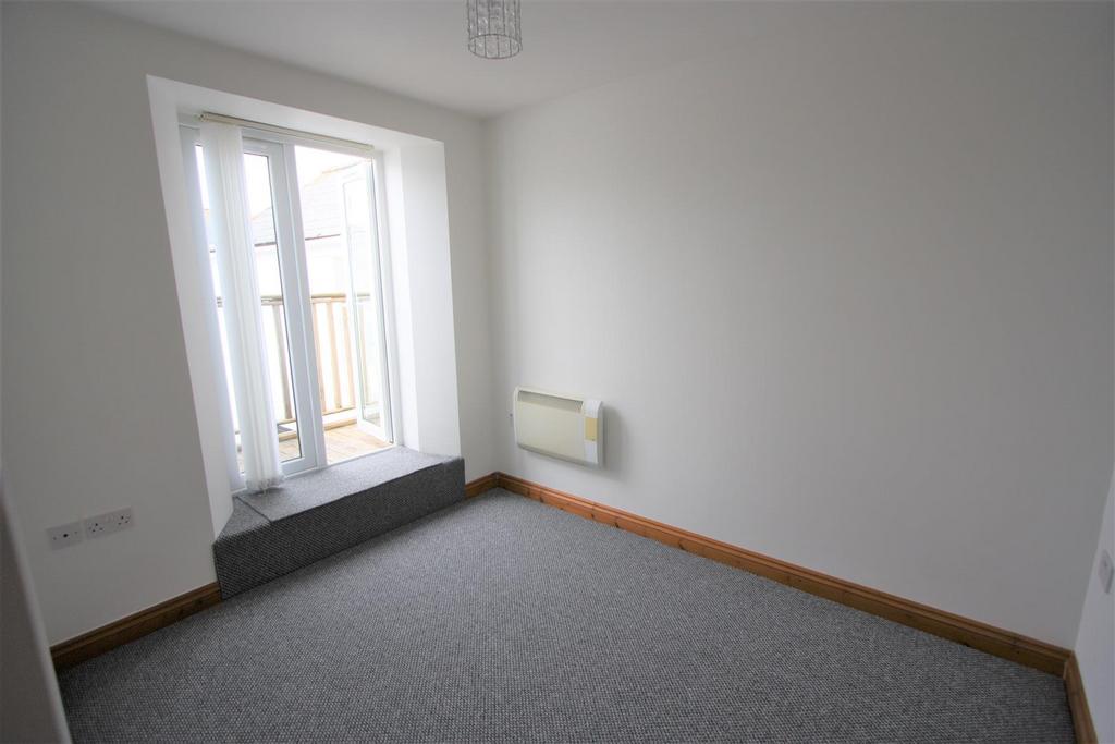 Flat 4, 2 Trevose Avenue Bedrm 1