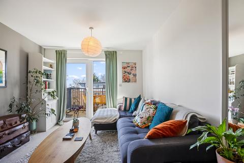 2 bedroom flat for sale, 1 Limerick Close, London, SW12