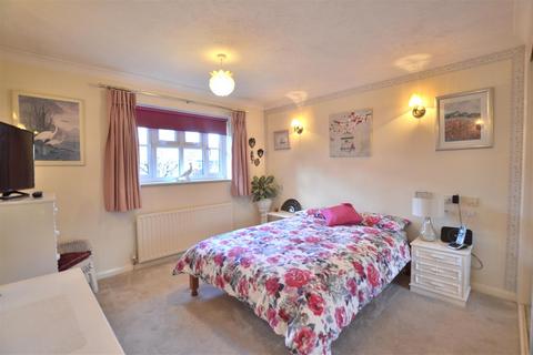 2 bedroom apartment for sale, Primrose Walk, Fleet GU51