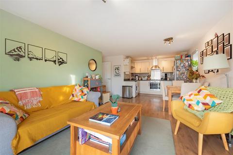undefined, Roving Close, Andover