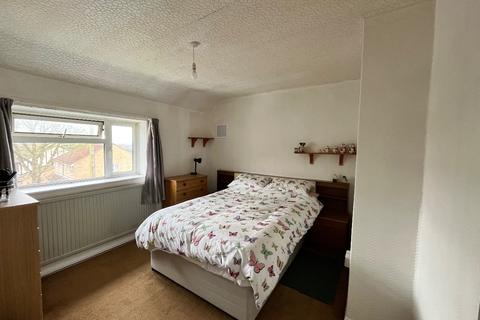 2 bedroom end of terrace house for sale, North Hill Drive, Romford
