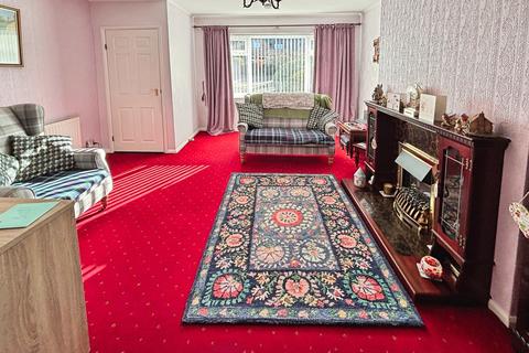 3 bedroom semi-detached house for sale, Station Road, Hatfield DN7