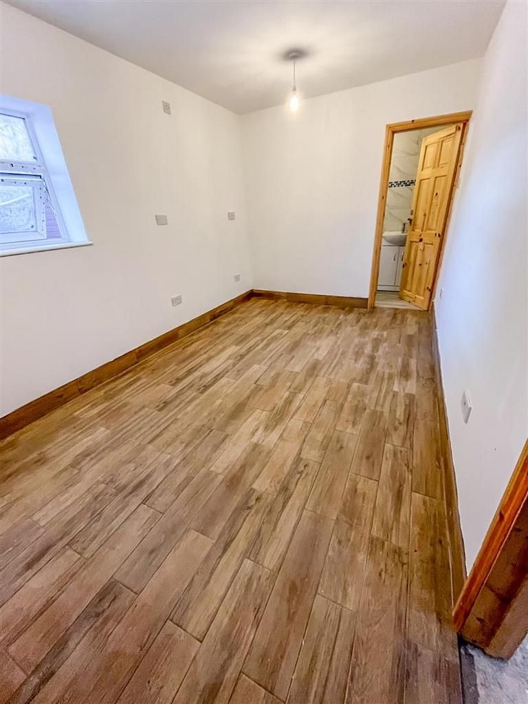 Outbuilding utility room.jpg