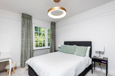 2 bedroom apartment to rent, Baker Street, London NW1